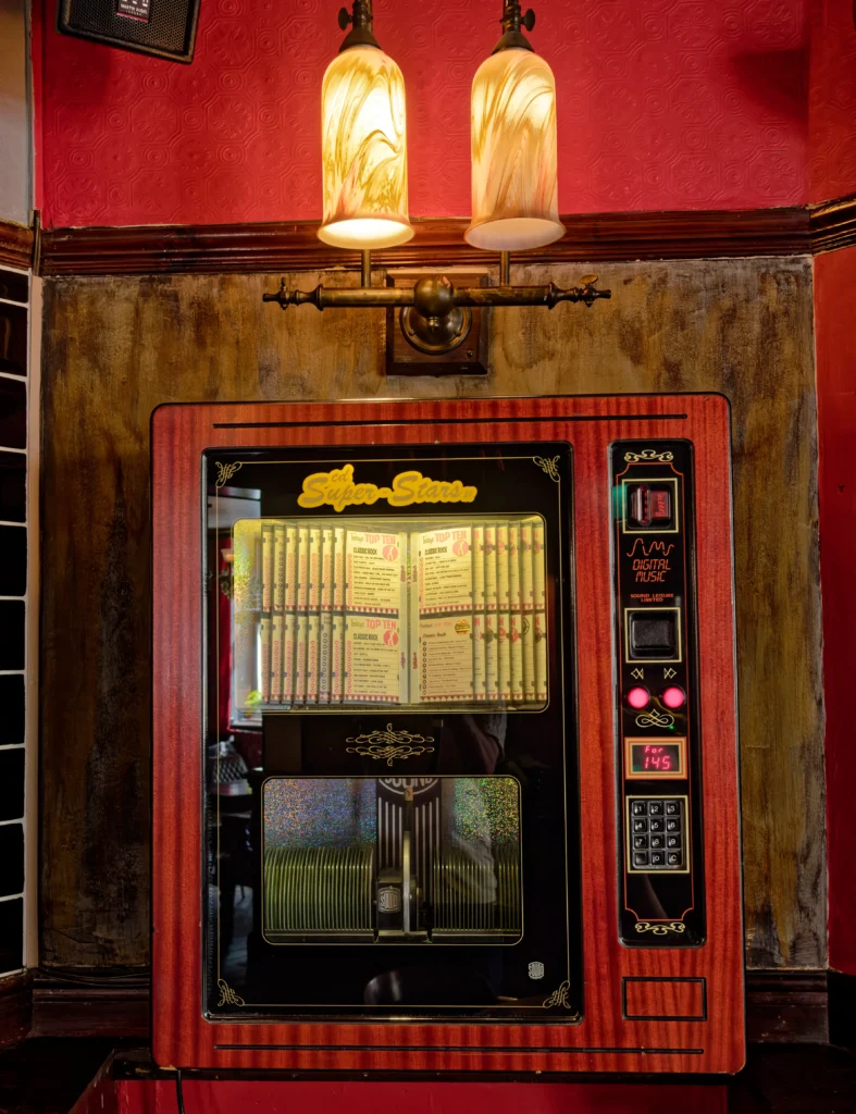 Eagle Bar 007