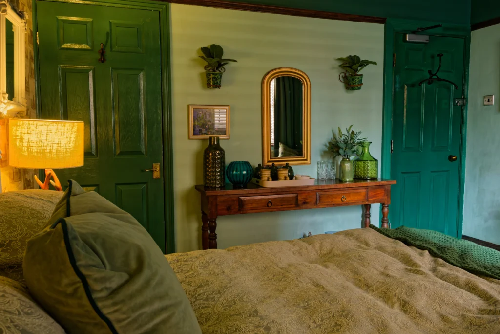 Room One 007